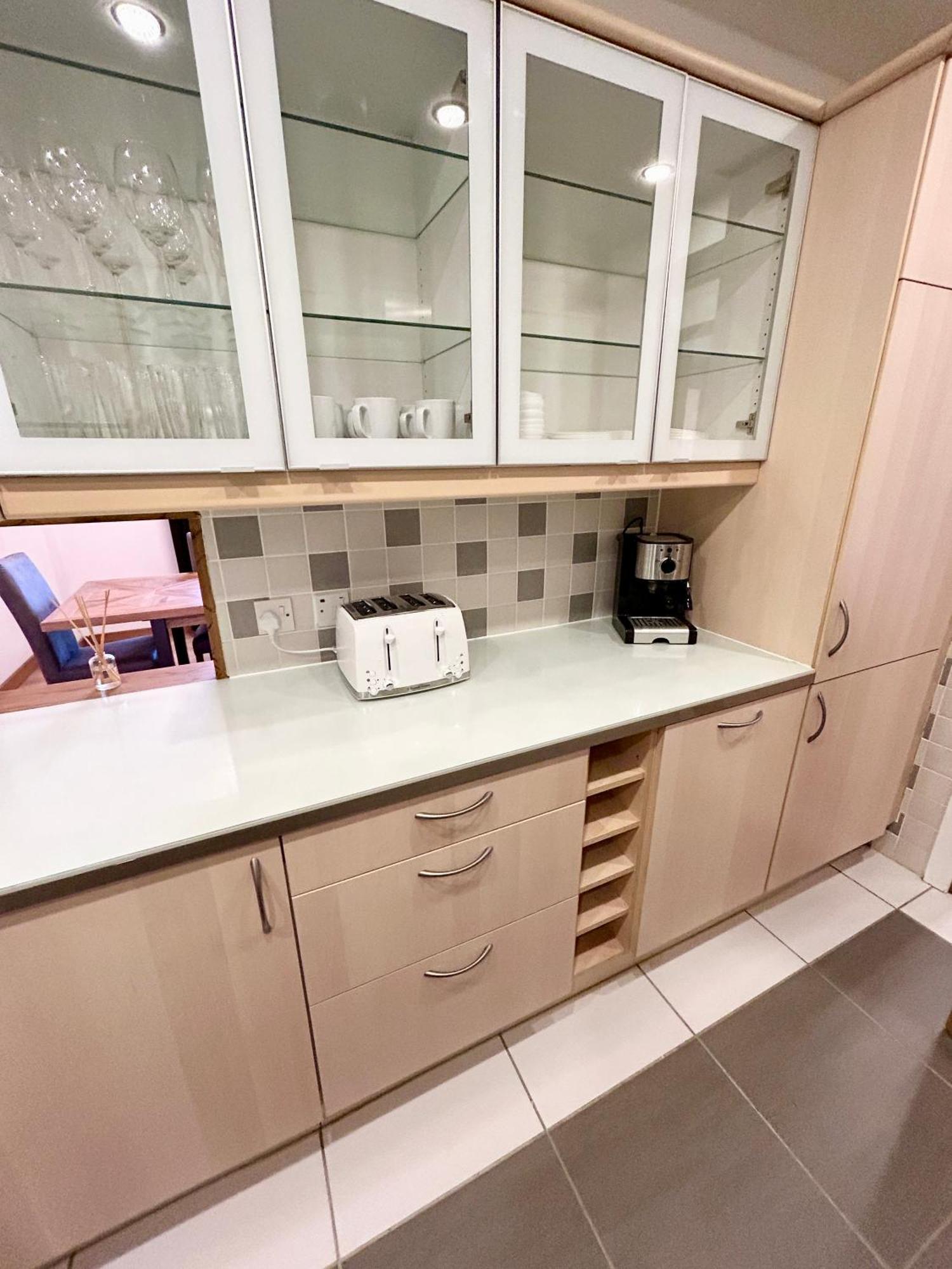 Spacious 3 Bedroom Apartment Close To Marina, 2 Parking Spaces, Kingsize Or Single Beds Саутгемптон Экстерьер фото