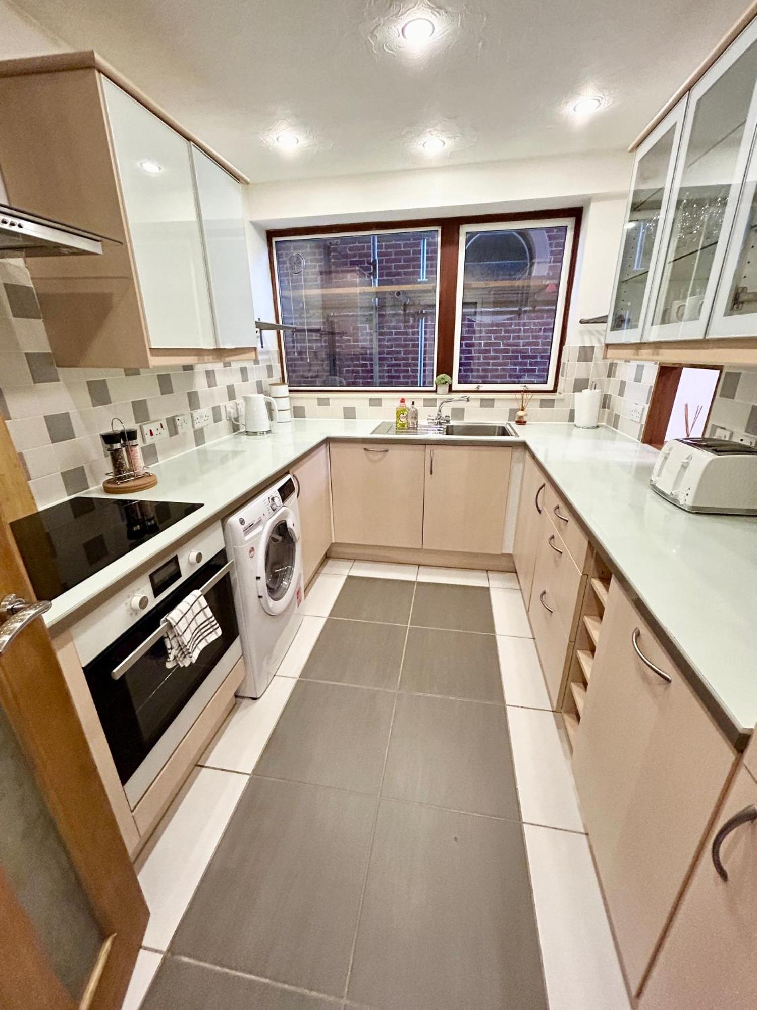 Spacious 3 Bedroom Apartment Close To Marina, 2 Parking Spaces, Kingsize Or Single Beds Саутгемптон Экстерьер фото